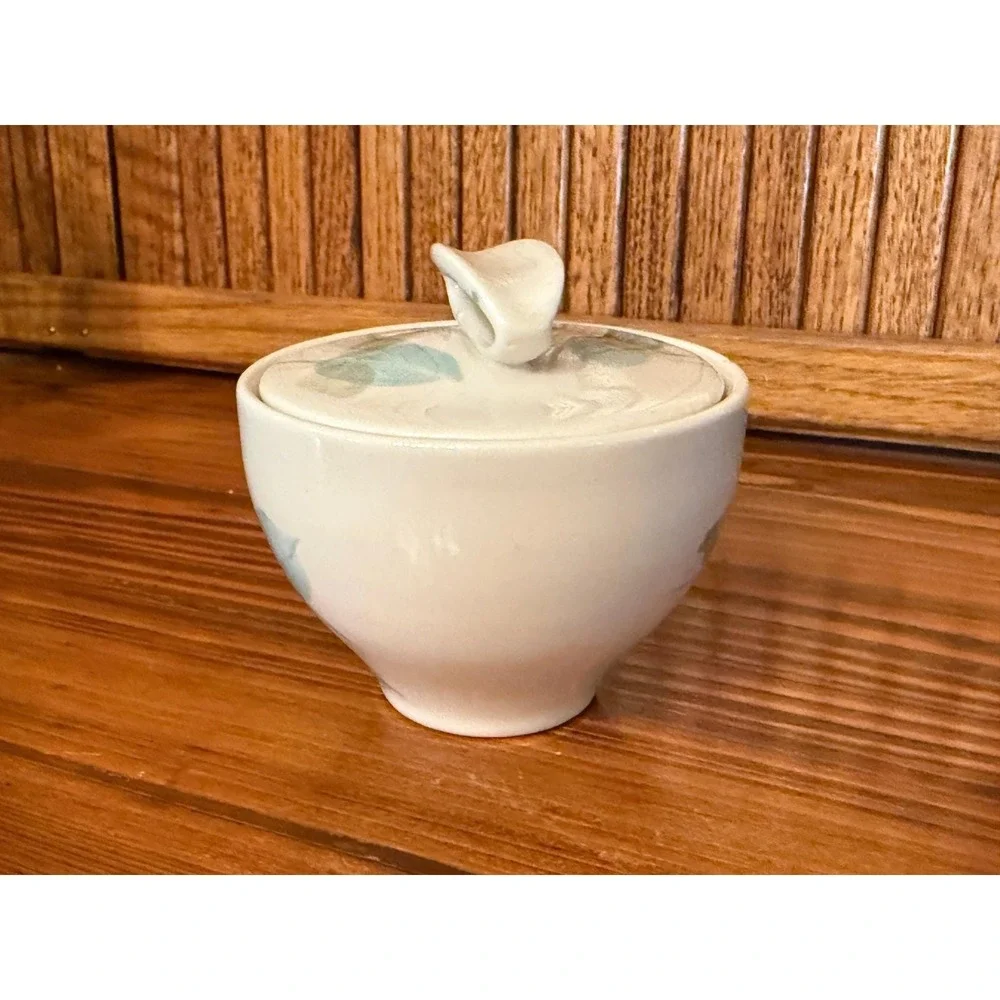 Red Wing True China Merrileaf Pattern Sugar Bowl